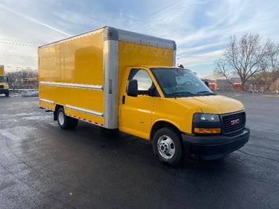 GMC G33903 Box Truck - 401HP, 6 Speed Automatic, Roll up Door