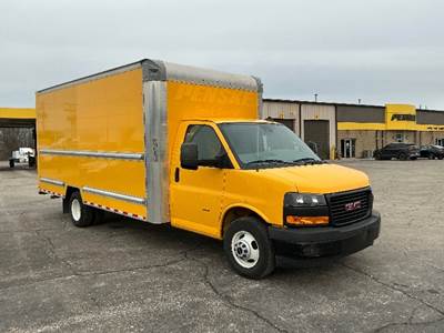 GMC G33903 Box Truck - 401HP, 6 Speed Automatic, Roll up Door