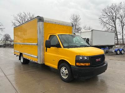 GMC G33903 Box Truck - 401HP, 6 Speed Automatic, Roll up Door