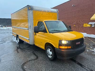 GMC G33903 Box Truck - 401HP, 6 Speed Automatic, Roll up Door