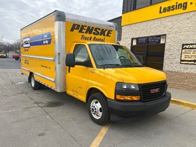 GMC G33903 Box Truck - 401HP, 6 Speed Automatic, Roll up Door