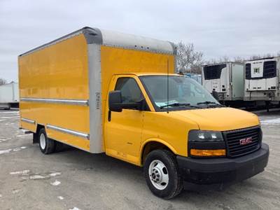GMC G33903 Box Truck - 401HP, 6 Speed Automatic, Roll up Door