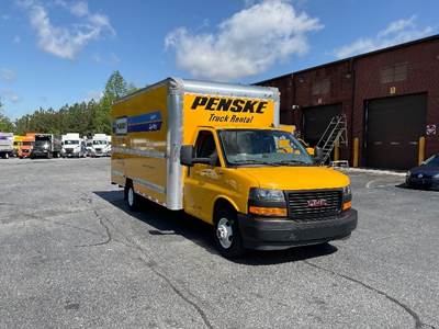 GMC G33903 Box Truck - 401HP, 6 Speed Automatic, Roll up Door