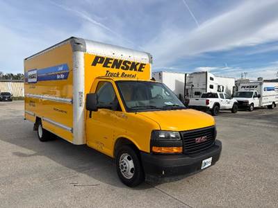 GMC G33903 Box Truck - 401HP, 6 Speed Automatic, Roll up Door