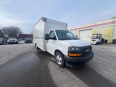GMC G33903 Box Truck - 401HP, 6 Speed Automatic, Roll up Door