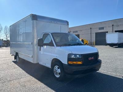 GMC G33903 Box Truck - 401HP, 6 Speed Automatic, Roll up Door