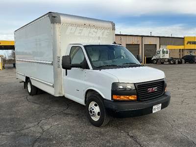 GMC G33903 Box Truck - 401HP, 6 Speed Automatic, Roll up Door