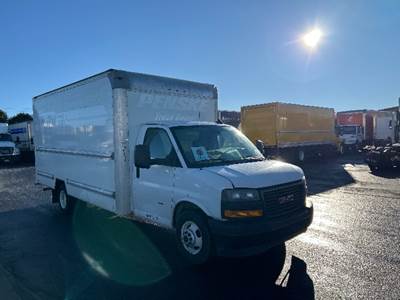 GMC G33903 Box Truck - 401HP, 6 Speed Automatic, Roll up Door