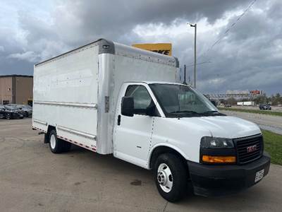 GMC G33903 Box Truck - 401HP, 6 Speed Automatic, Roll up Door