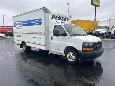 GMC G33903 Box Truck - 401HP, 6 Speed Automatic, Roll up Door