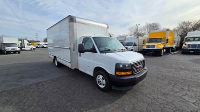 GMC G33903 Box Truck - 401HP, 6 Speed Automatic, Roll up Door