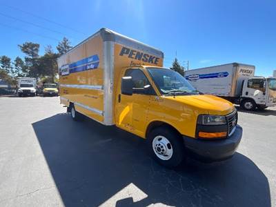 GMC G33903 Box Truck - 401HP, 6 Speed Automatic, Roll up Door