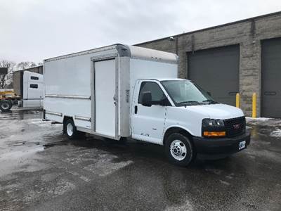 GMC G33903 Box Truck - 401HP, 6 Speed Automatic, Roll up Door
