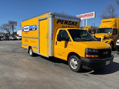 GMC G33903 Box Truck - 401HP, 6 Speed Automatic, Roll up Door