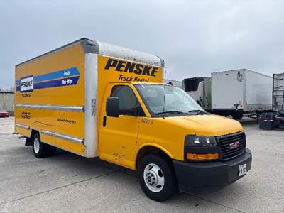 GMC G33903 Box Truck - 401HP, 6 Speed Automatic, Roll up Door