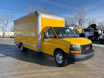 GMC G33903 Box Truck - 401HP, 6 Speed Automatic, Roll up Door