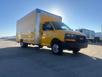 GMC G33903 Box Truck - 401HP, 6 Speed Automatic, Roll up Door