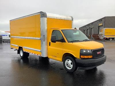 GMC G33903 Box Truck - 401HP, 6 Speed Automatic, Roll up Door