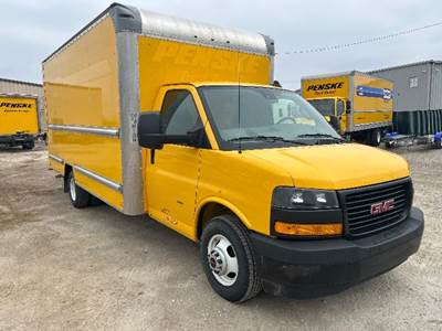 GMC G33903 Box Truck - 401HP, 6 Speed Automatic, Roll up Door