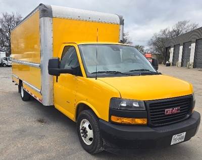GMC G33903 Box Truck - 401HP, 6 Speed Automatic, Roll up Door