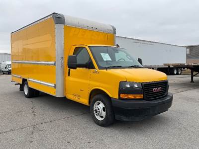 GMC G33903 Box Truck - 401HP, 6 Speed Automatic, Roll up Door