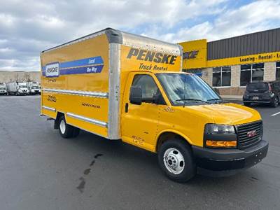 GMC G33903 Box Truck - 401HP, 6 Speed Automatic, Roll up Door