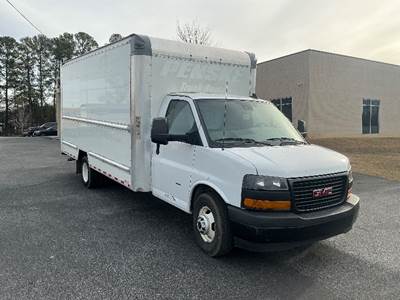 GMC G33903 Box Truck - 401HP, 6 Speed Automatic, Roll up Door