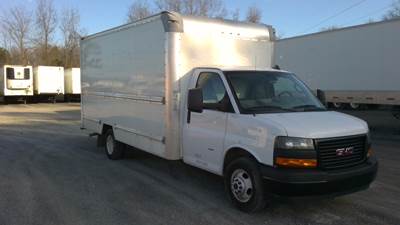 GMC G33903 Box Truck - 401HP, 6 Speed Automatic, Roll up Door
