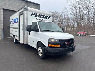GMC G33903 Box Truck - 401HP, 6 Speed Automatic, Roll up Door