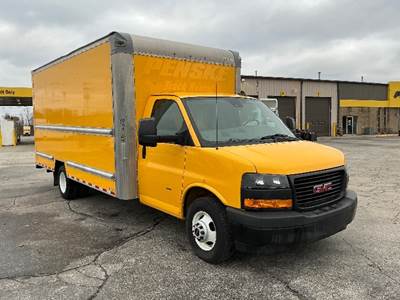GMC G33903 Box Truck - 401HP, 6 Speed Automatic, Roll up Door