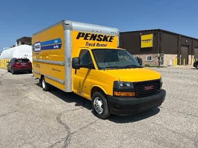 GMC G33903 Box Truck - 401HP, 6 Speed Automatic, Roll up Door