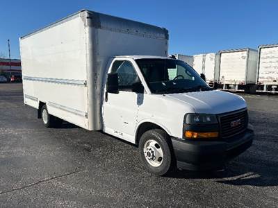 GMC G33903 Box Truck - 401HP, 6 Speed Automatic, Roll up Door