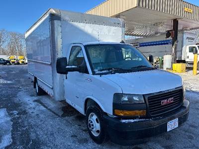 GMC G33903 Box Truck - 401HP, 6 Speed Automatic, Roll up Door