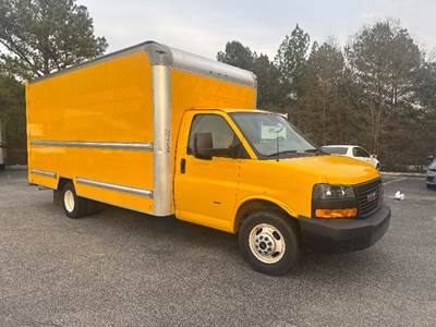 GMC G33903 Box Truck - 401HP, 6 Speed Automatic, Roll up Door