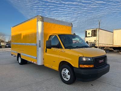 GMC G33903 Box Truck - 401HP, 6 Speed Automatic, Roll up Door