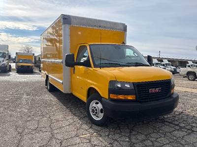 GMC G33903 Box Truck - 401HP, 6 Speed Automatic, Roll up Door