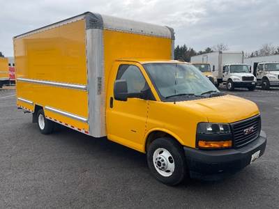 GMC G33903 Box Truck - 401HP, 6 Speed Automatic, Roll up Door