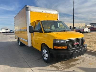 GMC G33903 Box Truck - 401HP, 6 Speed Automatic, Roll up Door