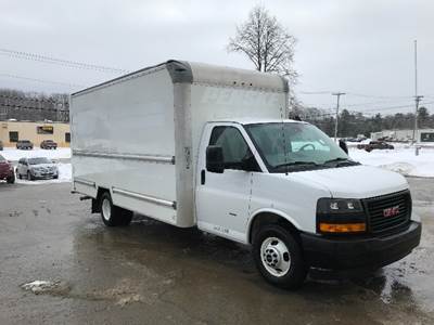 GMC G33903 Box Truck - 401HP, 6 Speed Automatic, Roll up Door