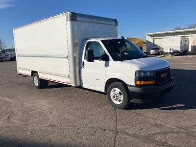 GMC G33903 Box Truck - 401HP, 6 Speed Automatic, Roll up Door