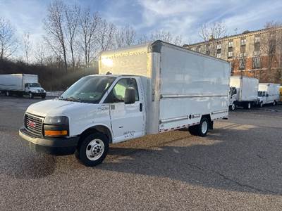 GMC G33903 Box Truck - 401HP, 6 Speed Automatic, Roll up Door