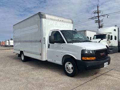 GMC G33903 Box Truck - 401HP, 6 Speed Automatic, Roll up Door