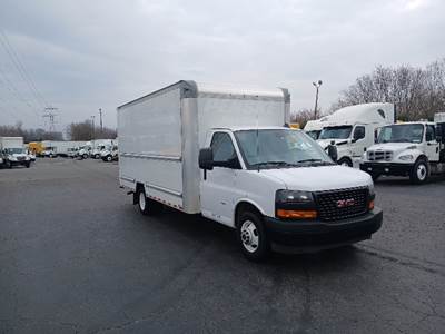 GMC G33903 Box Truck - 401HP, 6 Speed Automatic, Roll up Door