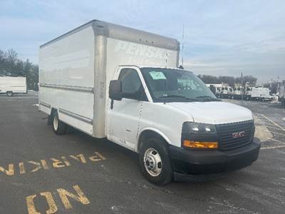 GMC G33903 Box Truck - 401HP, 6 Speed Automatic, Roll up Door