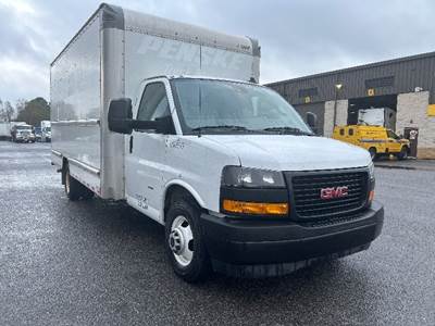 GMC G33903 Box Truck - 401HP, 6 Speed Automatic, Roll up Door