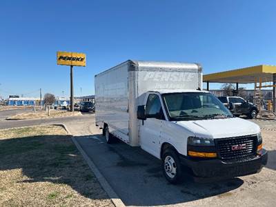 GMC G33903 Box Truck - 401HP, 6 Speed Automatic, Roll up Door