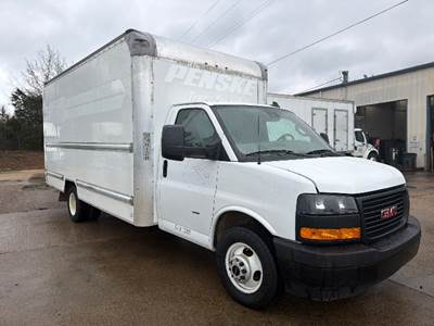 GMC G33903 Box Truck - 401HP, 6 Speed Automatic, Roll up Door