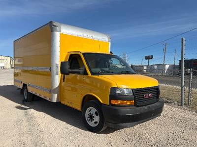 GMC G33903 Box Truck - 401HP, 6 Speed Automatic, Roll up Door