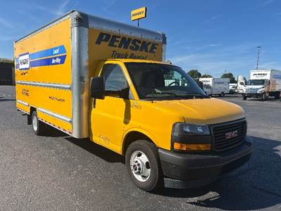 GMC G33903 Box Truck - 341HP, 6 Speed Automatic, Roll up Door