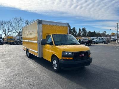 GMC G33903 Box Truck - 401HP, 6 Speed Automatic, Roll up Door